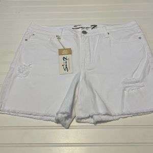 Seven7 white frayed cut off jean shorts sz 16